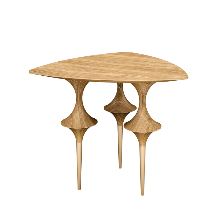 mesa lateral bailarina ponteira em madeira triangular